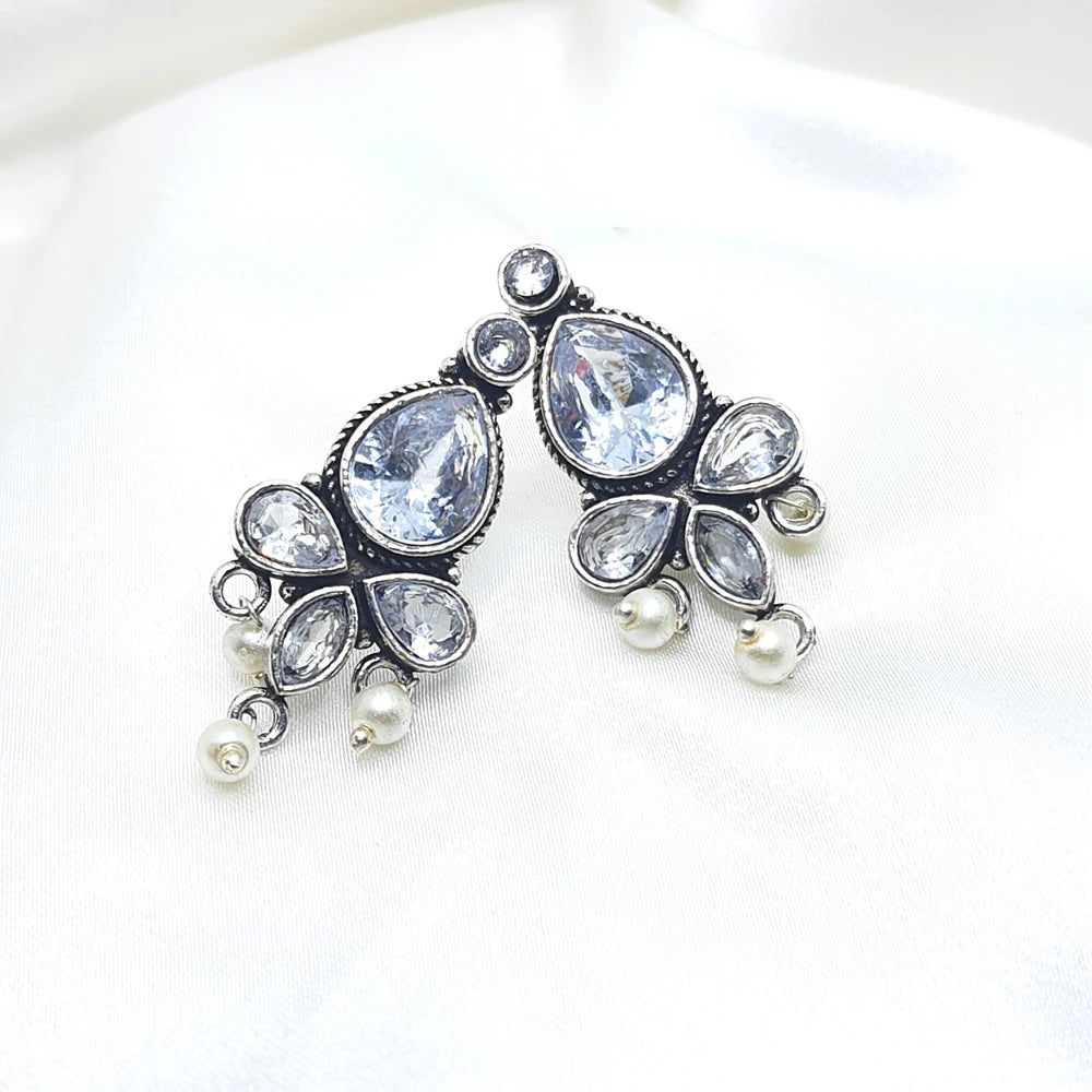 Bhuvi Earrings With Pearls