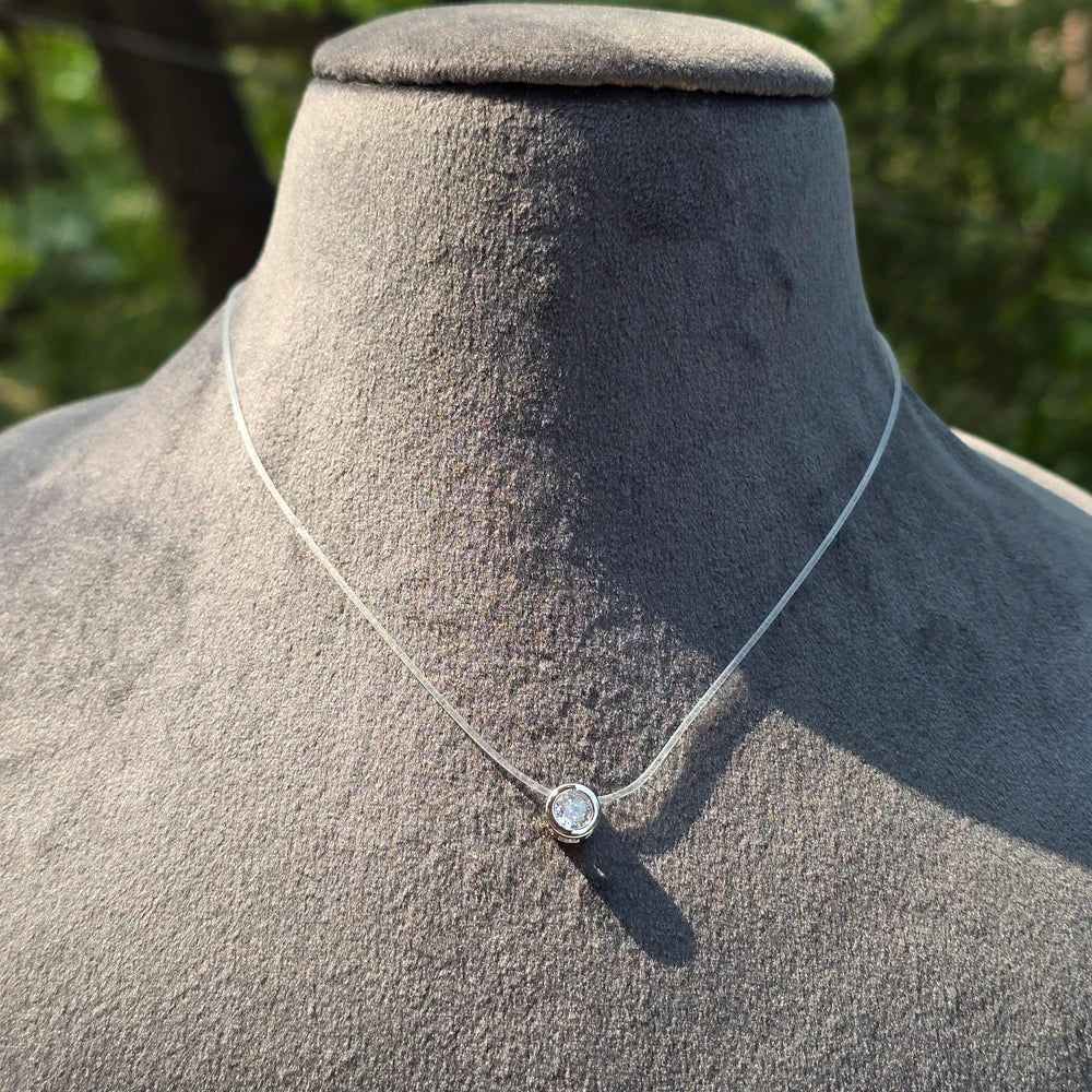 Round Solidtare Pendant Invisible Chain