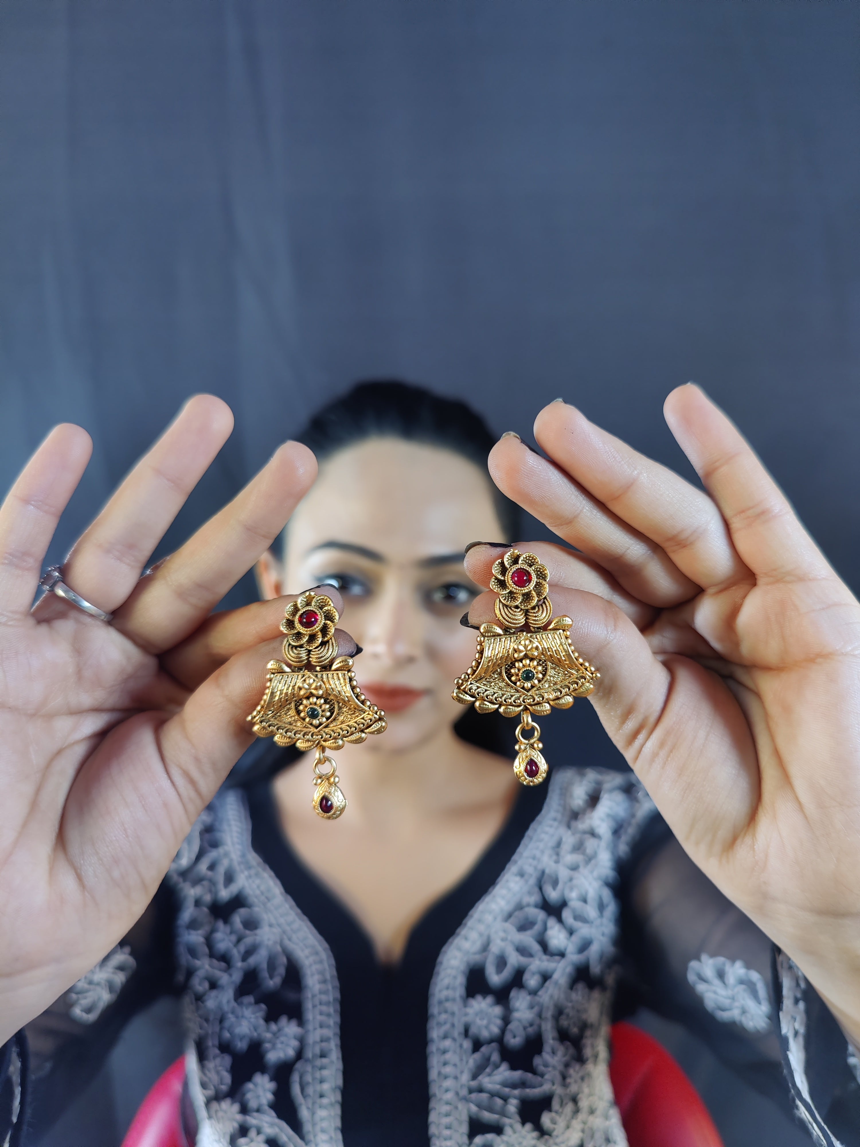 Navi Gold earrings