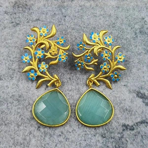 Falak Gold earrings