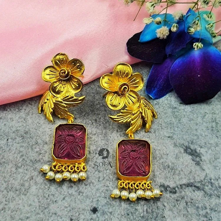 Ojasvi Gold Earrings